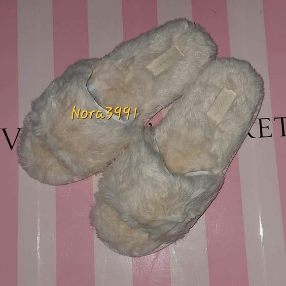 PINK VS Faux Fur Slipper size Medium NIP - Picture 7 of 8